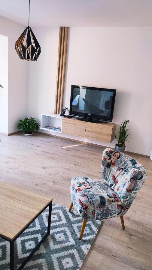 Apartman Lena Tuzla Exterior foto