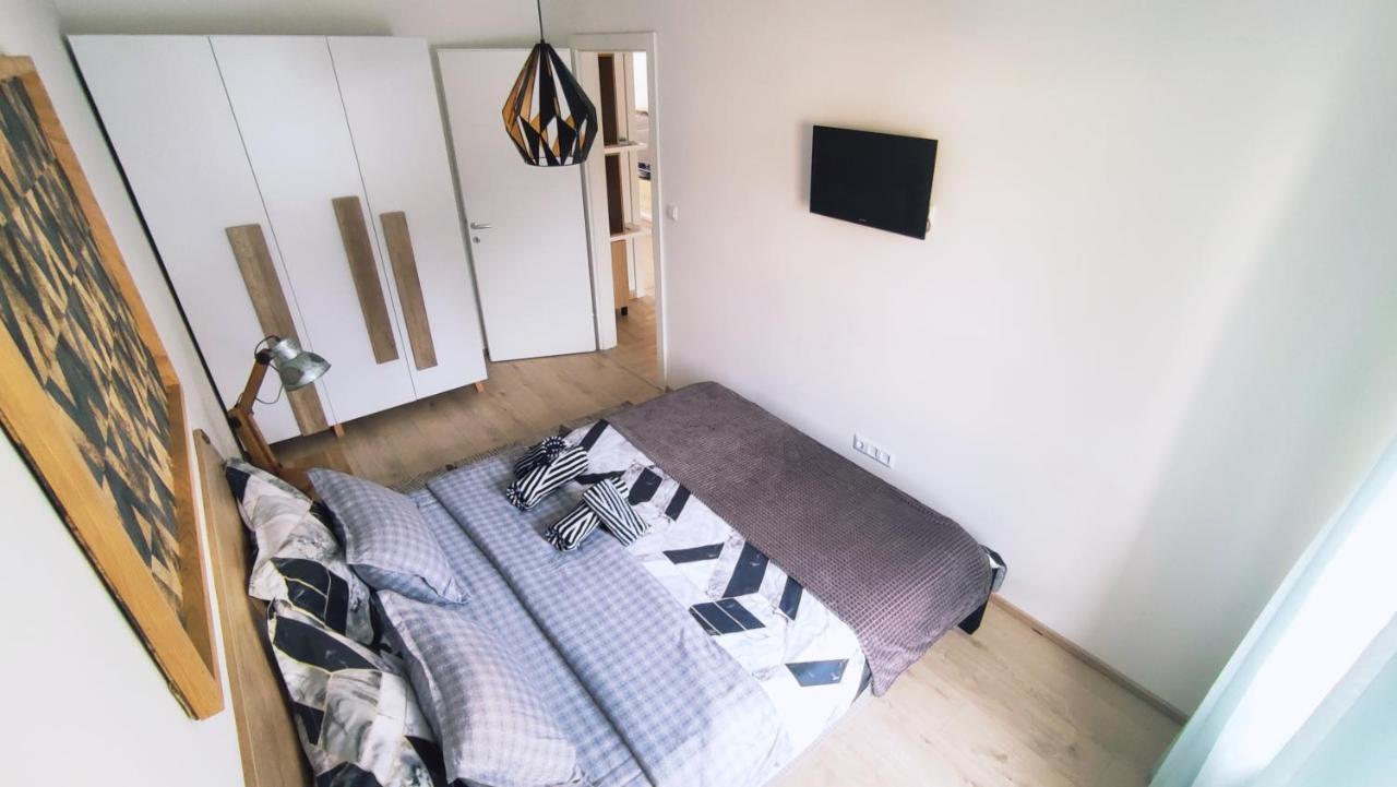 Apartman Lena Tuzla Exterior foto